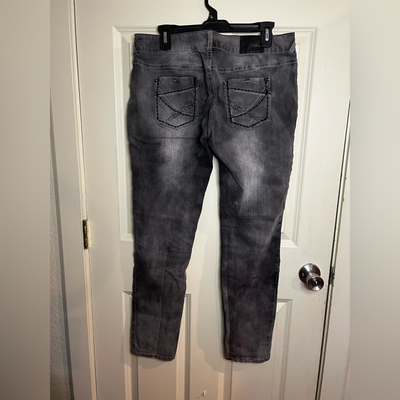 Maurices jeans - Picture 2 of 4